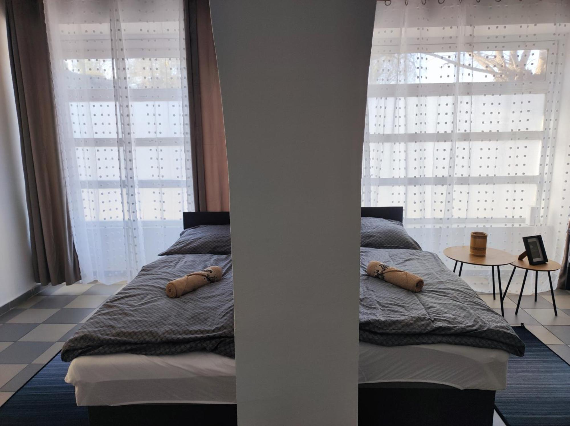 Varalja Vendeghaz Tata Kamer foto