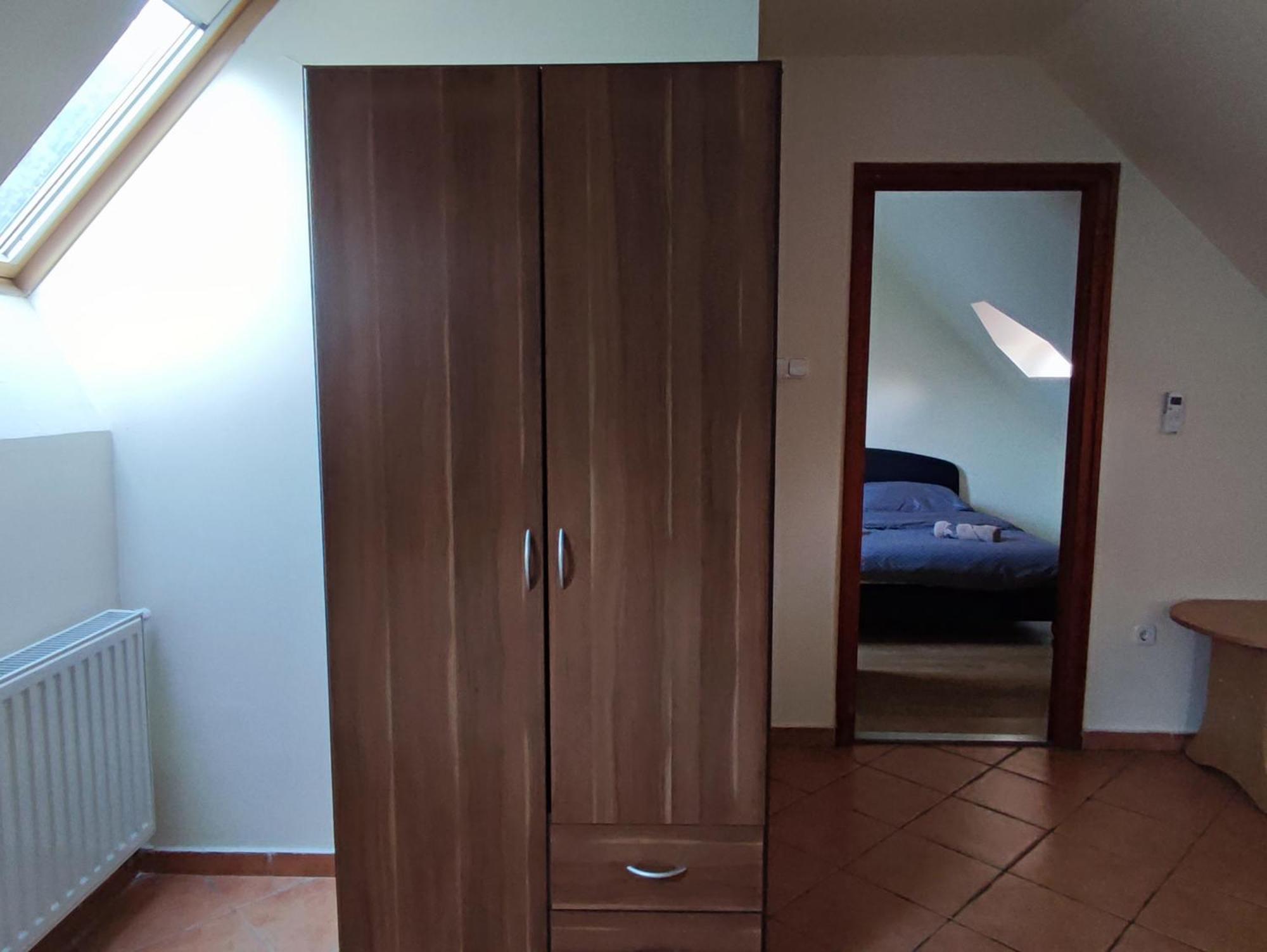 Varalja Vendeghaz Tata Kamer foto