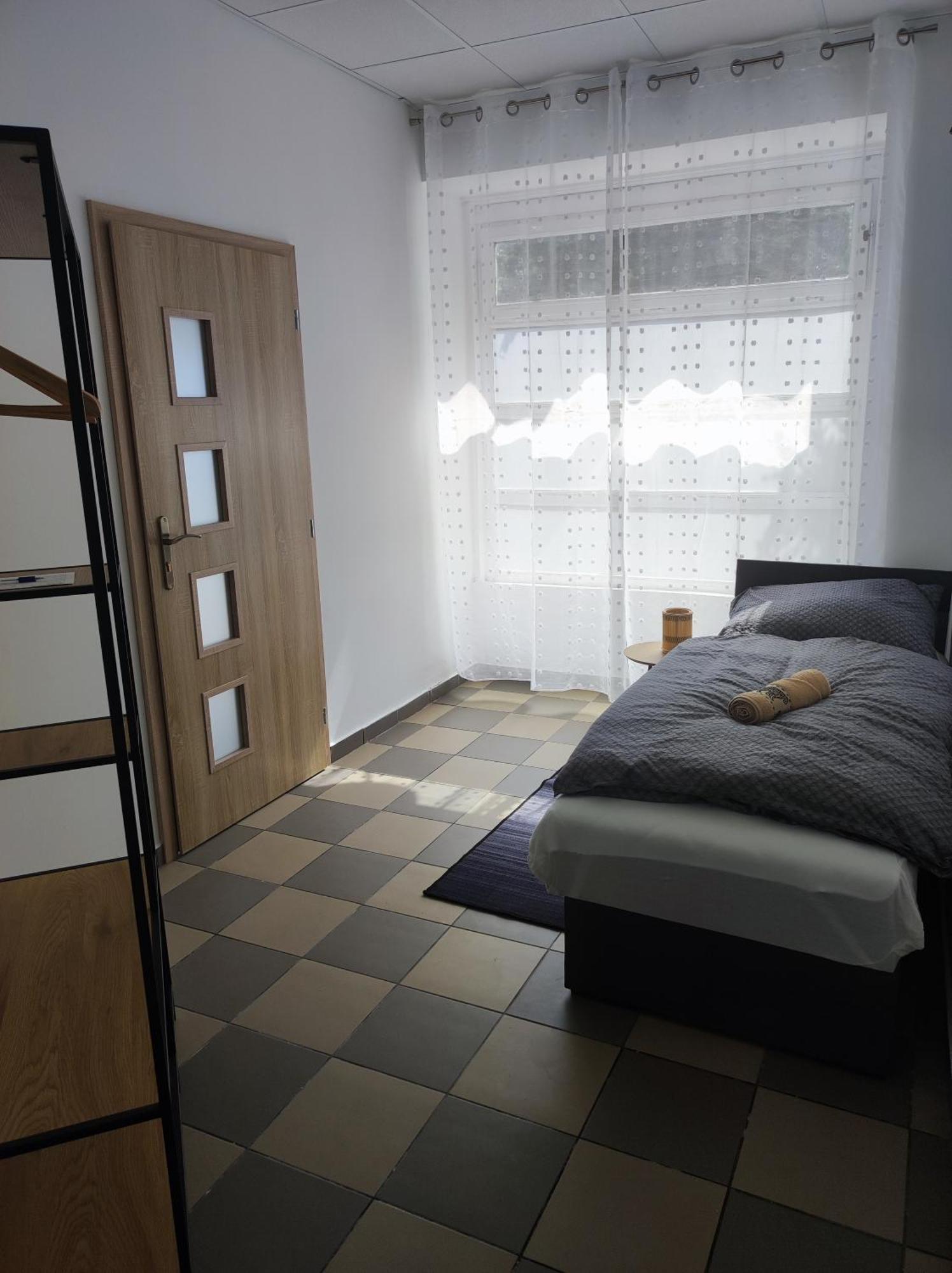 Varalja Vendeghaz Tata Kamer foto